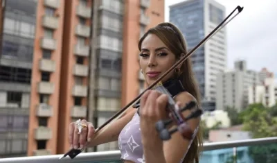 Esther Anaya, artista.