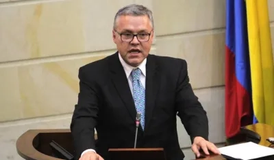 Néstor Osuna, Ministro de Justicia.