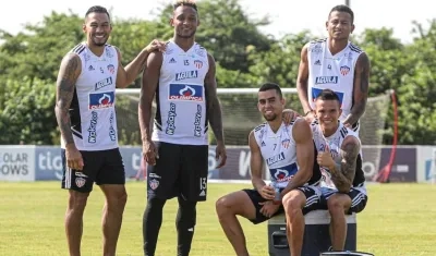 Los 'tiburones' Yeisson Gordillo, Nilson Castrillón, César Haydar, Daniel Giraldo y Walmer Pacheco.