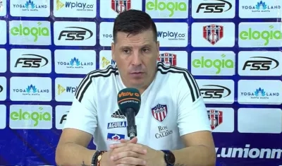 El técnico de Junior, Juan Cruz Real.