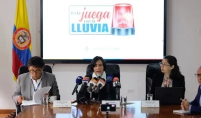 La Ministra de Ambiente, Susana Muhamad, el director de la UNGRD, Javier Pava, y la directora del Ideam. Yolanda González.