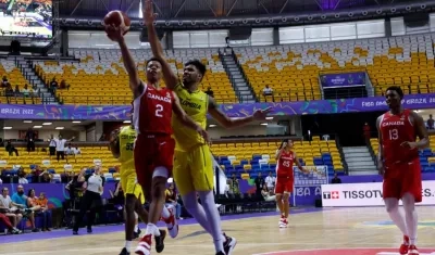 Trae Bell Haynes de Canadá ante Jaime Echenique de Colombia.