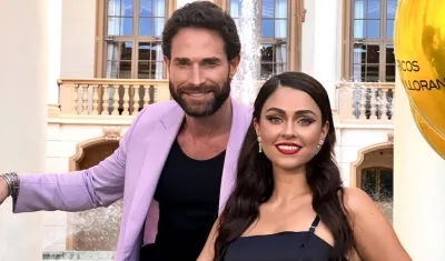 Los protagonistas de la versión moderna de "Los ricos también lloran", Sebastián Rulli y Claudia Martín.