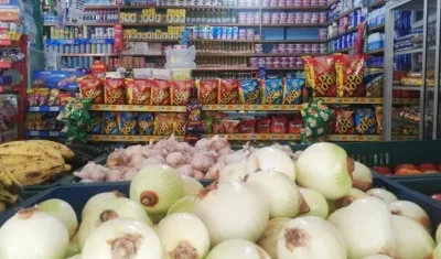 Varias tiendas cerrarán este miércoles en Soledad. 