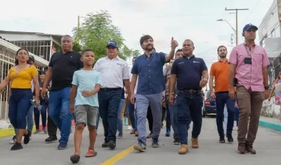 Visita del Alcalde Jaime Pumarejo al barrio Santo Domingo.