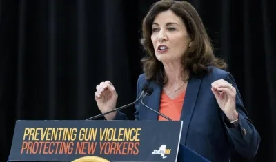 La gobernadora de Nueva York, Kathy Hochu.