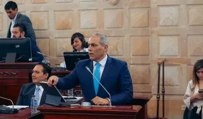 José David Name, senador atlanticense, en el debate de este lunes.