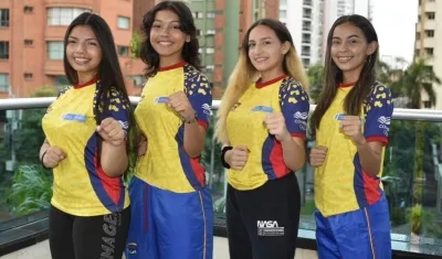 Las karatecas Marisel Echeverría, Lorelain Acosta, Dana Peralta y Laudith Cabrera.