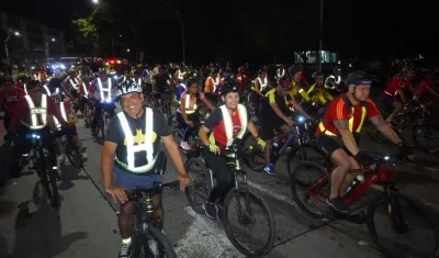 Ciclistas aficionados en Barranquilla. 