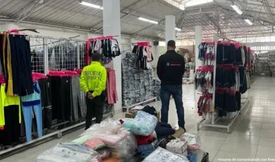 Autoridades presentes en los almacenes de cadena. 