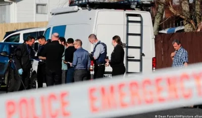 Investigadores de la policía de Nueva Zelanda el día de hallazgo de los dos cuerpos el 11 de agosto pasado.