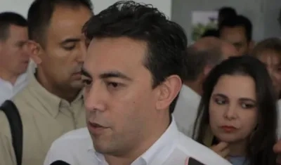 Alexander Vega, Registrador.