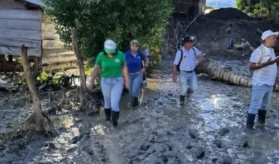Aspecto de la avalancha en Puerto Escondido.