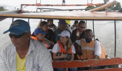 Recorrido de la Gobernadora por el Canal del Dique. 