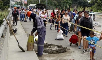Mantenimiento en el Puente Simón Bolívar