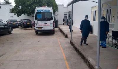 El joven fue llevado a la Clínica Adela de Char de Soledad. 