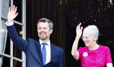 La reina Margarita II de Dinamarca, de 82 años, con el príncipe heredero Federico.