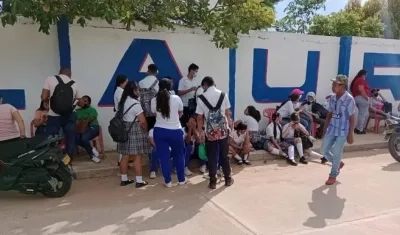 Estudiantes en la protesta.