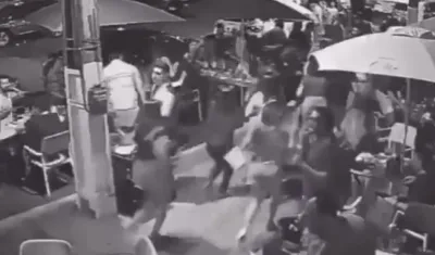 Las cámaras de seguridad captan el momento de la estampida.