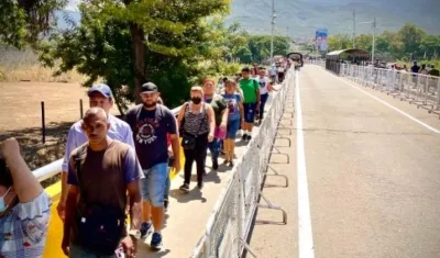 Así estaba ayer el paso para ciudadanos en el puente Simón Bolívar, en Cúcuta.
