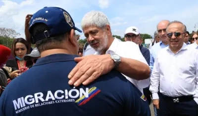 El Ministro de Comercio en la Frontera