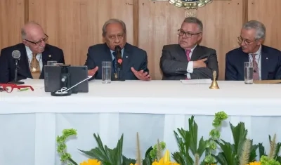 Miembros de Academia Colombiana de Jurisprudencia y el MinJusticia.