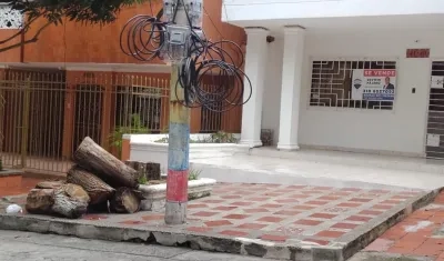 Contadores en un poste y a baja altura