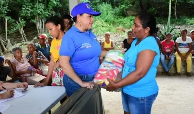 Imagen de la entrega de mercados.