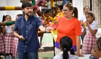 El Alcalde Jaime Pumarejo durante la entrega de las obras.