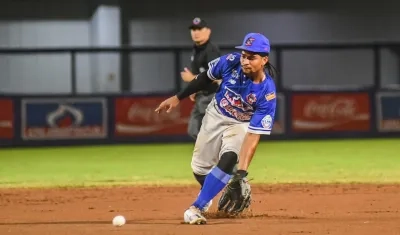 Carlos Arroyo, segunda base de Caimanes de Barranquilla. 