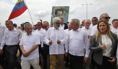 Delegación colombiana en la reapertura del Puente "Tienditas"
