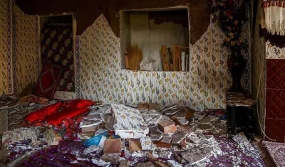 El interior de una vivienda tras el terremoto ocurrido en Irán.