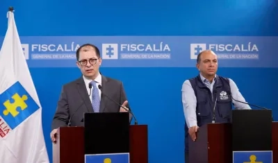 El Fiscal General de la Nación, Francisco Barbosa y el Defensor del Pueblo, Carlos Camargo.