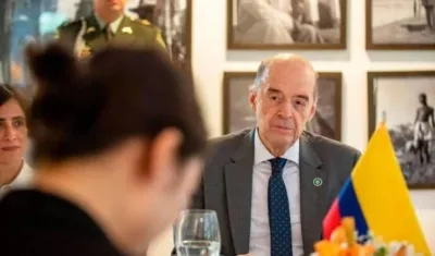 Canciller Álvaro Leyva.