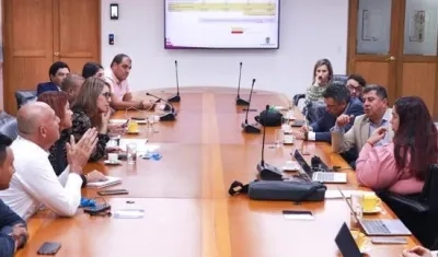 Representantes de Función Pública analizando la situación.