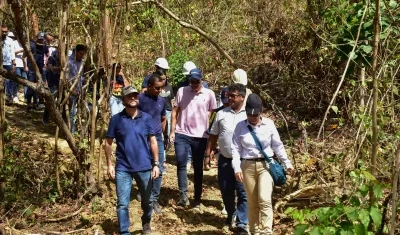 El Alcalde Jaime Pumarejo durante su inspección en las obras. 