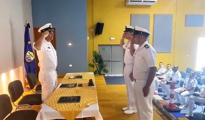 Ceremonia de relevo en Señalización Marítima del Caribe.