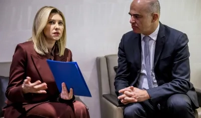 La primera dama de Ucrania, Olena Zelenska y el presidente de Suiza, Alain Berset.