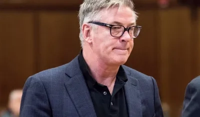 Alec Baldwin accionó un arma que tenía munición real.