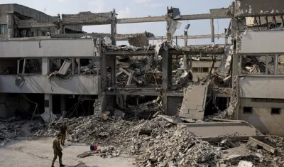 Una de las edificaciones atacadas con misiles rusos.