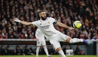 Karim Benzema, con esta volea, marcó el primer gol del Real Madrid.