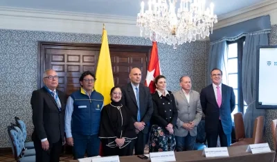 Acto protocolario de entrega de ayuda humanitaria a Cuba.