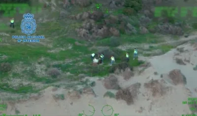 Policías de España en las playas de Marbella en donde fue asesinada la colombiana.