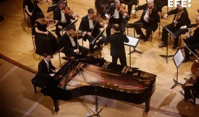 La Orquesta de Cámara de Praga, bajo la dirección del checoslovaco Zbynêk Müller, interpreta el concierto inaugural del Festival Internacional de Música de Cartagena.