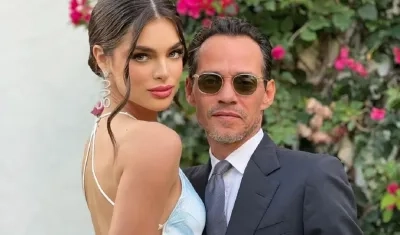 Marc Anthony y su novia paraguaya Nadia Ferreira.