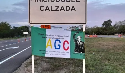 Uno de los mensajes sobre una de las vías de Bolívar.