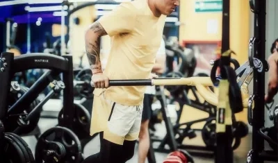 Juan Fernando Quintero entrenando en un gimnasio en Medellín.