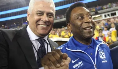 Roberto Dinamita junto a Pelé, en una foto que compartió en octubre de 2020.