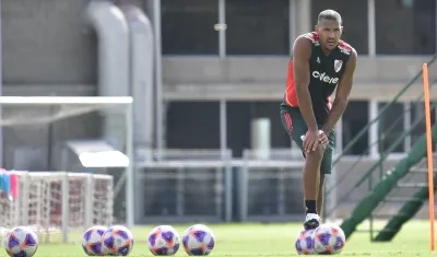 Salomón Rondón realizó su primera práctica en River Camp.