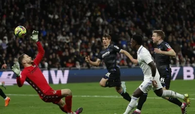 Opción de gol para el Real Madrid con Vinicius, que tapó Remiro.